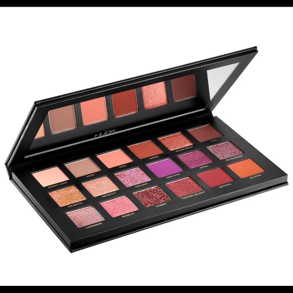 Huda Beauty Desert Dusk Eyeshadow Palette - Picture 4 of 6